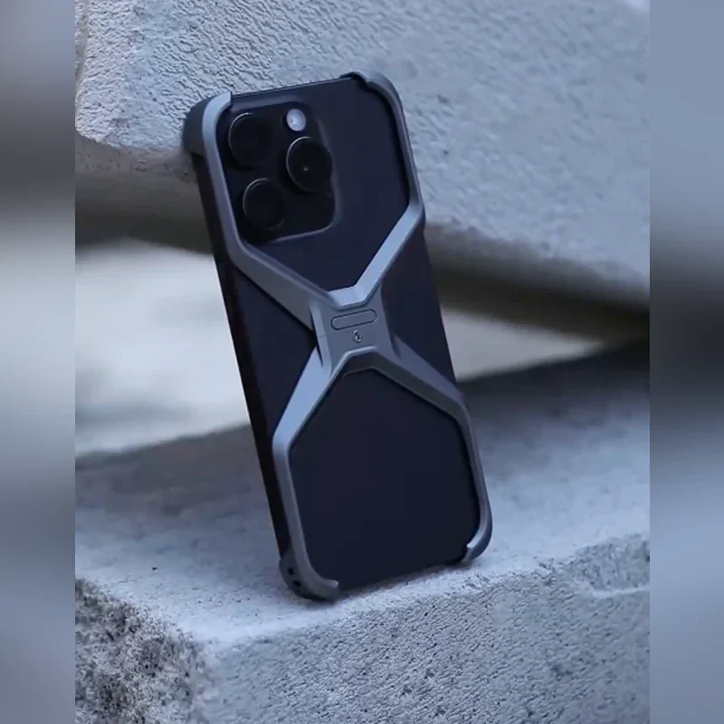 Vazico Alloy Hollow Cover iPhone
